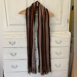 Scarf with fringe
